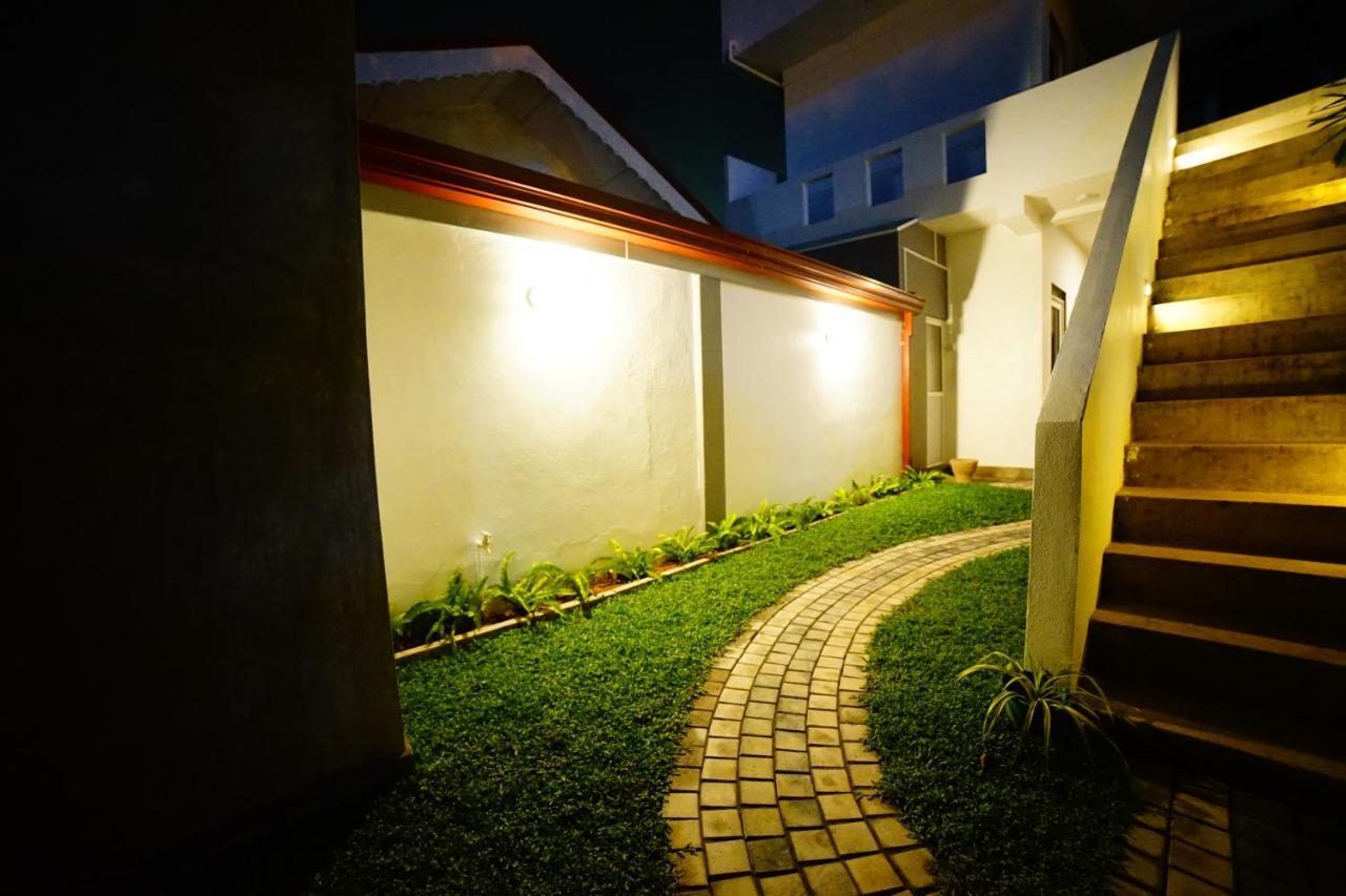 Island Life Hotel Negombo Exterior foto